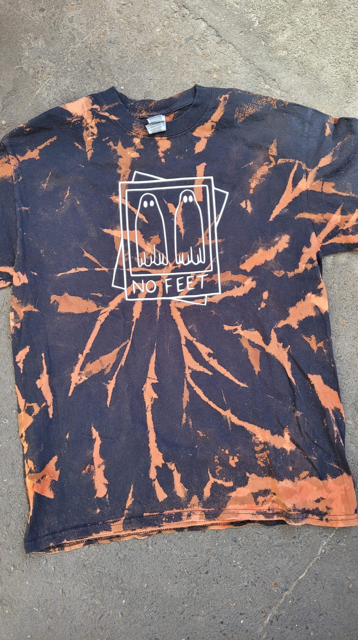 No Feet Polaroid | Beetlejuice | Youth T-shirt